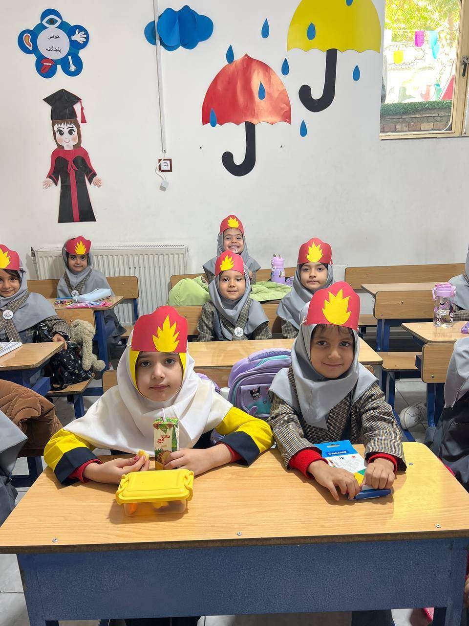 پیش دبستانی و دبستان غیردولتی دخترانه حکمت
