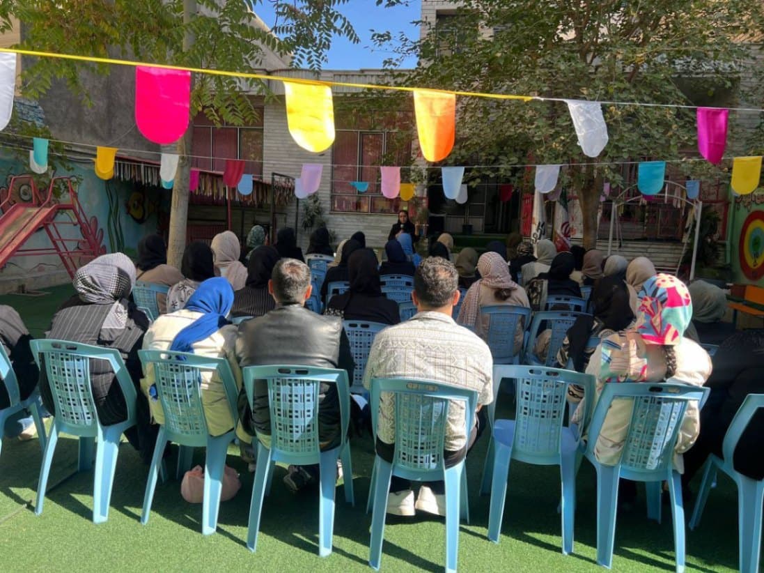 پیش دبستانی و دبستان غیردولتی دخترانه حکمت